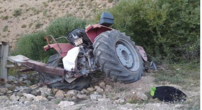  İspir de traktör devrildi: 11 yaralı